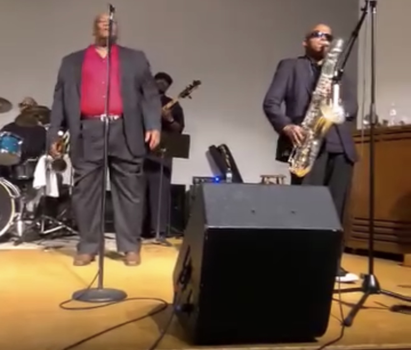 . Kenny Holmes and The Big Blues Band . ............................. Super Bad .............................  -- Kenny Holmes (Guitar/Band Leader), Johnny Long (Tenor Sax), Earl Ivey (Drums), Dehrric Richburg(Keyboards) & Emory Diggs (Bass) -- Live at Blue Monday Blues at Westminster Church DC