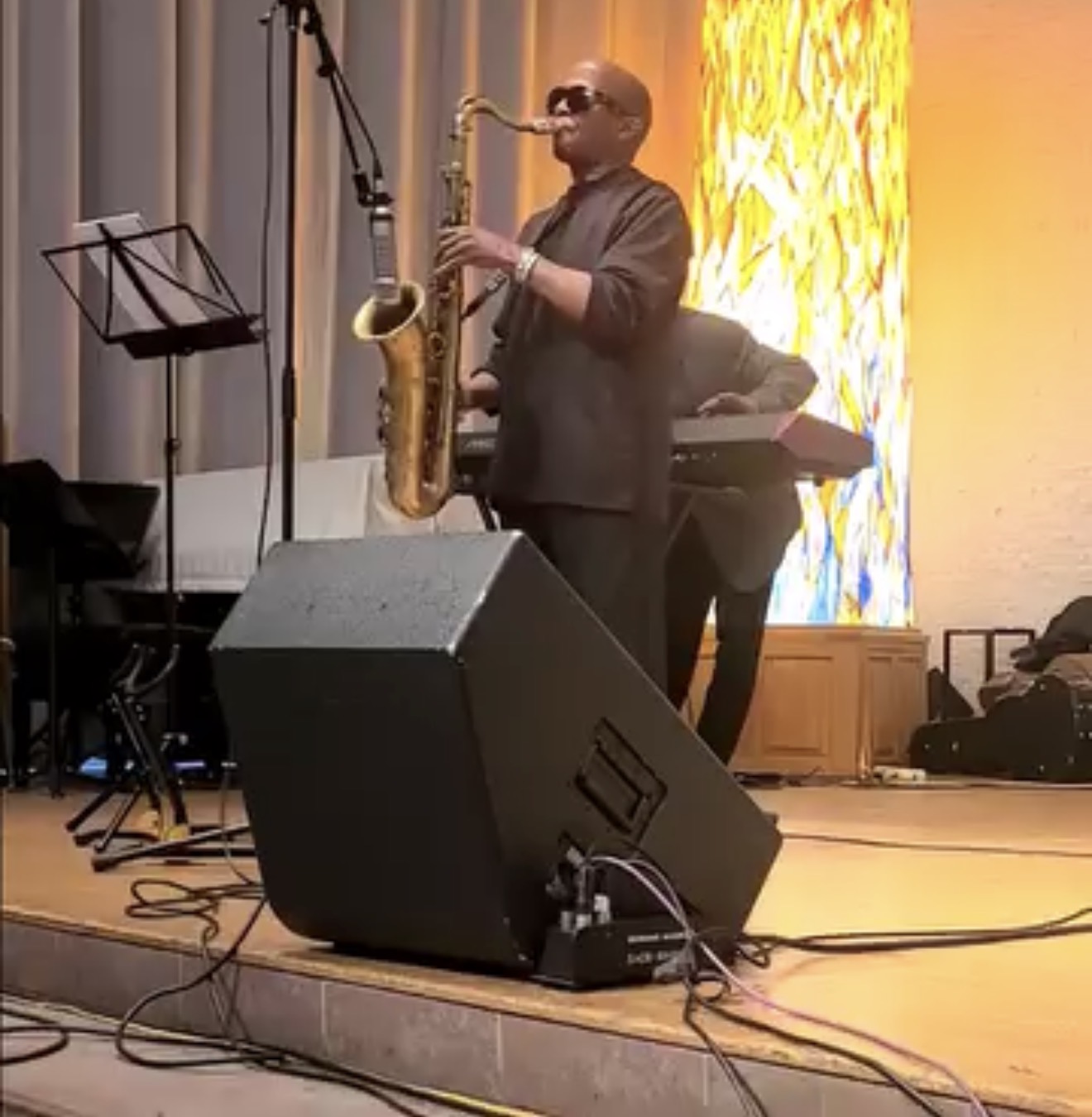 . Curtis Pope and the Midnight Blue . ............................. Johnny Long Soloing on Tenor Sax .............................  -- Curtis Pope (Trumpet/Band Leader), Johnny Long (Tenor Sax), Juanita Williams (Vocals), Kevin Walker (Bass), Kiggo Wellman (Drums), Demetrius Mcghee (Keyboards), Jay Alan Thompson (Guitar) -- Live at Westminster Church